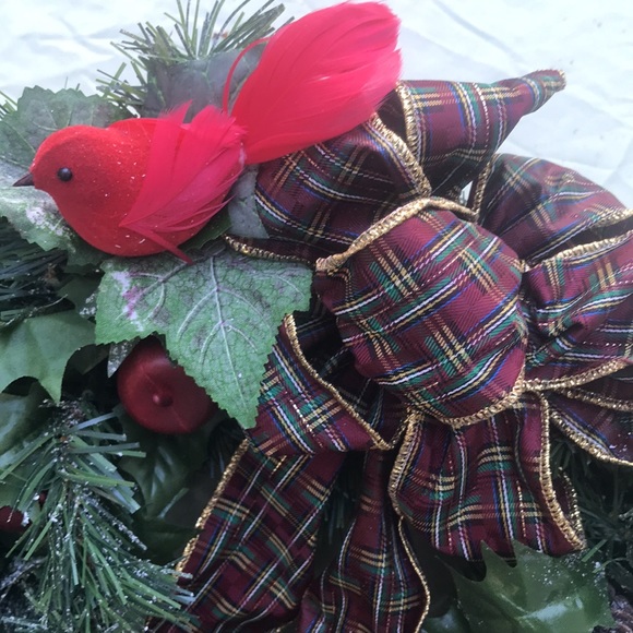 Red cardinal winter wreath never used vintage decor pine cones and apples - Picture 2 of 5
